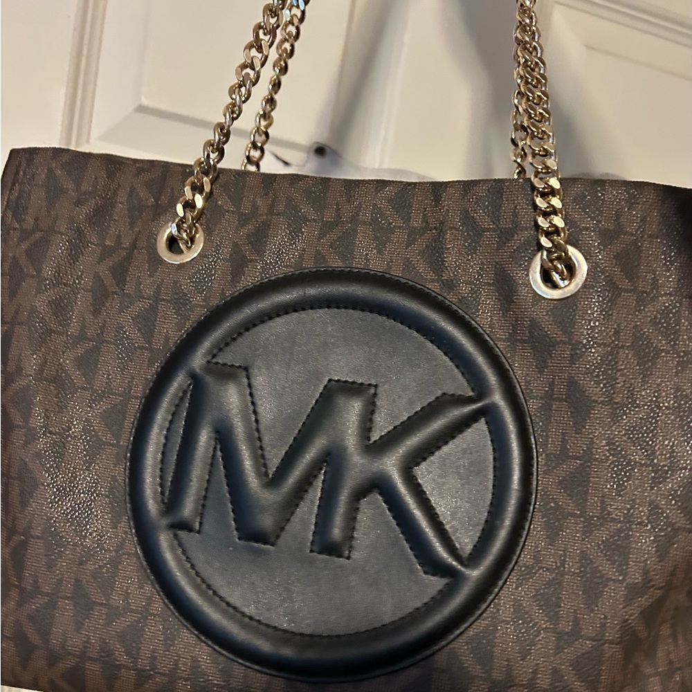 Michael Kors Brynn Logo Bag